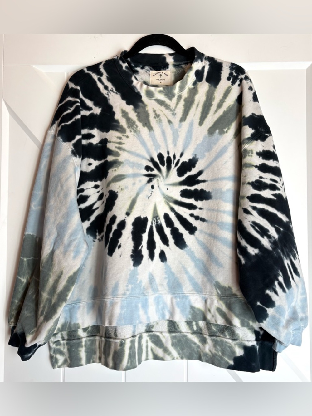 Electric & Rose Tie Dye Pullover Oversized Medium - Black, Light Blue, Olive